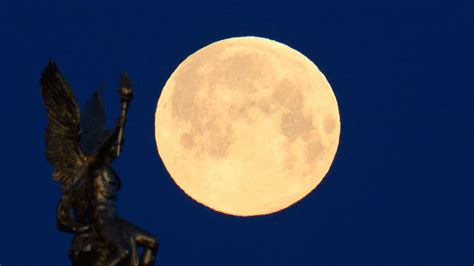 vollmond juli 2022|Supermond im Juli 2022: Wann ist Voll.